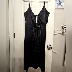 The limited Black v neck dress size 8 new with tags